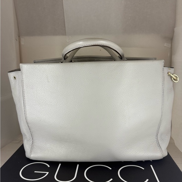 Kate Spade White Leather Tote with Elegant Gold Accents - Picture 5 of 10